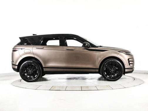 Corinthian Bronze 2024 Land Rover Range Rover Evoque Dynamic SE