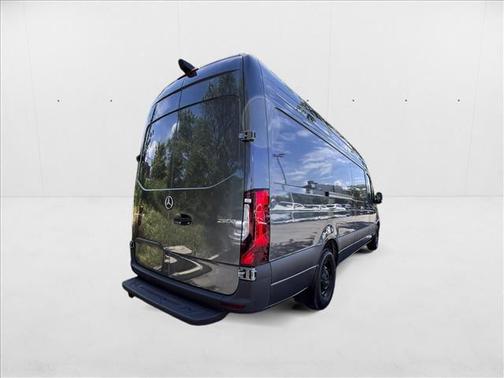 2025 Mercedes-Benz Sprinter 2500 High Roof