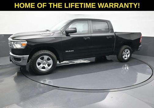 Diamond Black Crystal Pearlcoat 2021 RAM 1500 Big Horn/Lone Star