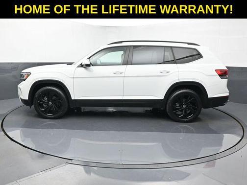 Pure White 2022 Volkswagen Atlas 3.6L SE w/Technology