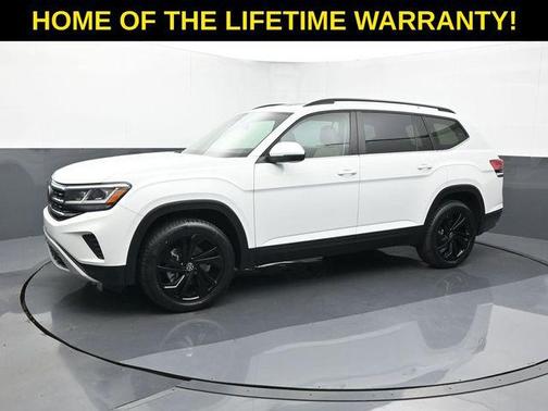 Pure White 2022 Volkswagen Atlas 3.6L SE w/Technology