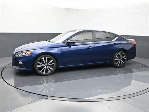 2021 Nissan Altima SR FWD