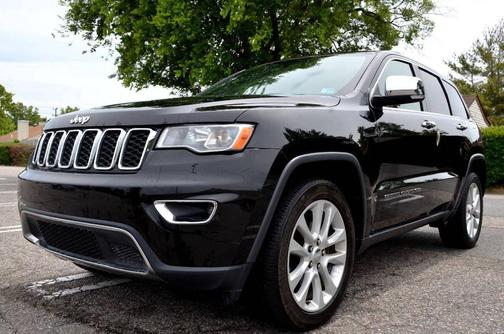 Diamond Black Crystal Pearlcoat 2017 Jeep Grand Cherokee Limited