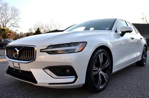 2022 Volvo S60 T5