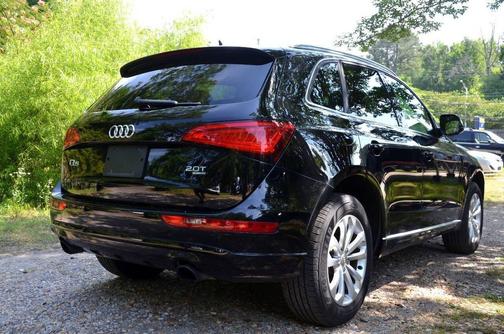 Black 2013 Audi Q5 2.0T Premium