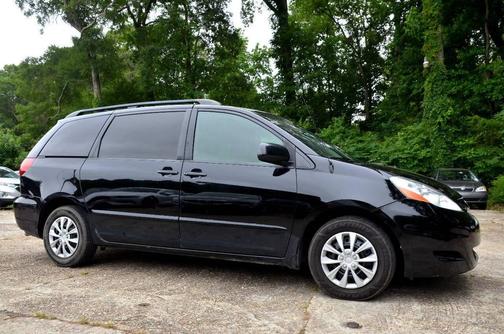 Black 2008 Toyota Sienna LE