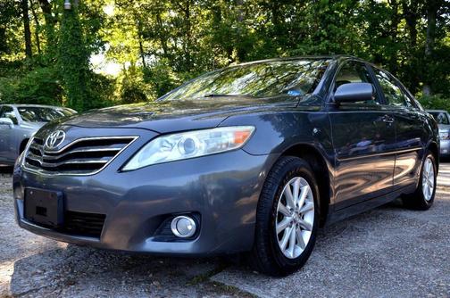 Magnetic Gray Metallic 2011 Toyota Camry XLE