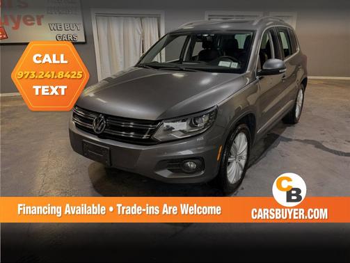 Gray 2016 Volkswagen Tiguan SE
