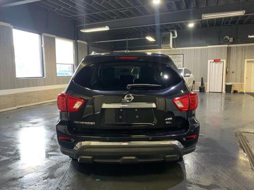 2018 Nissan Pathfinder SL