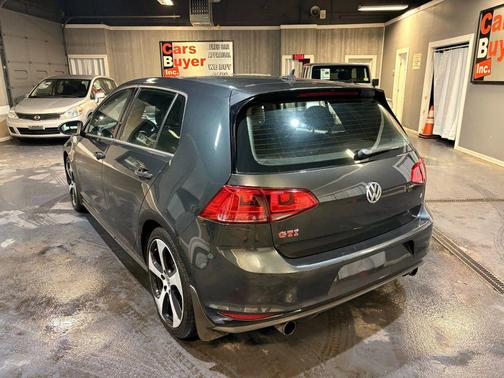 2016 Volkswagen Golf GTI 2.0T SE 4-Door