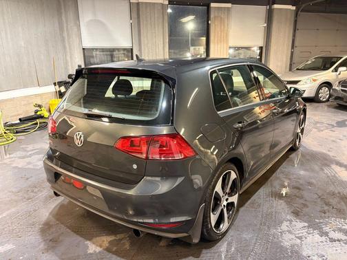 2016 Volkswagen Golf GTI 2.0T SE 4-Door