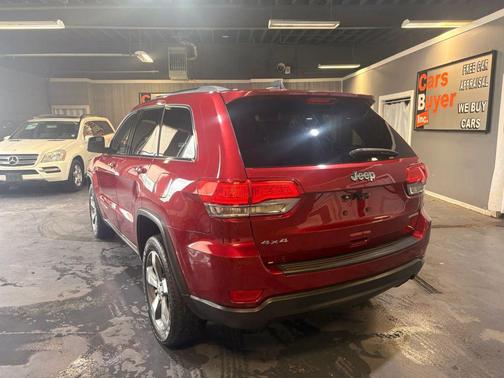Brilliant Black Crystal Pearlcoat 2014 Jeep Grand Cherokee Laredo