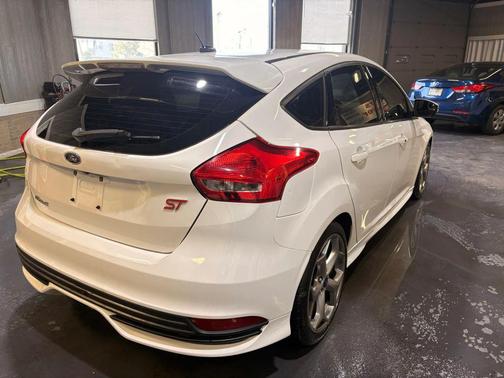 2016 Ford Focus ST 