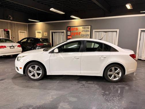 Summit White 2014 Chevrolet Cruze 2LT