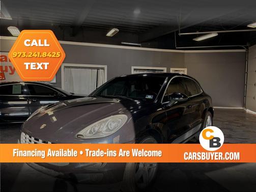 Jet Black Metallic 2015 Porsche Macan Macan Sport Edition