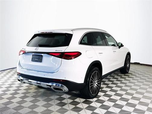 2026 Mercedes-Benz GLC 300 4MATIC