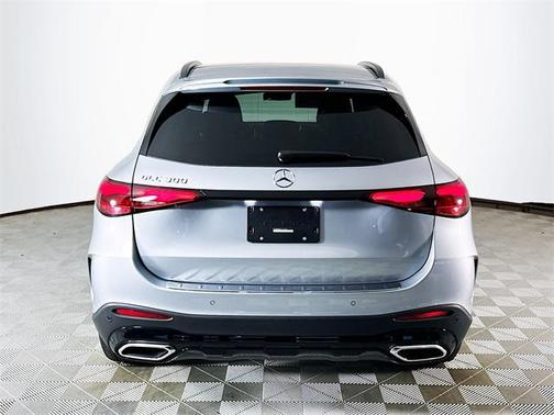 2026 Mercedes-Benz GLC 300 Base