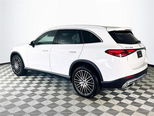2026 Mercedes-Benz GLC 300 Base