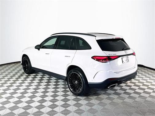 2026 Mercedes-Benz GLC 300 4MATIC