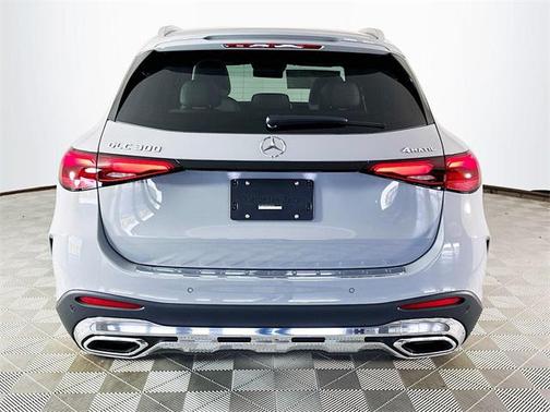 2025 Mercedes-Benz GLC 300 4MATIC