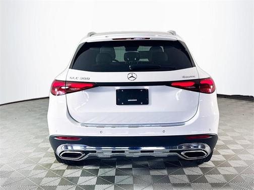 2026 Mercedes-Benz GLC 300 4MATIC