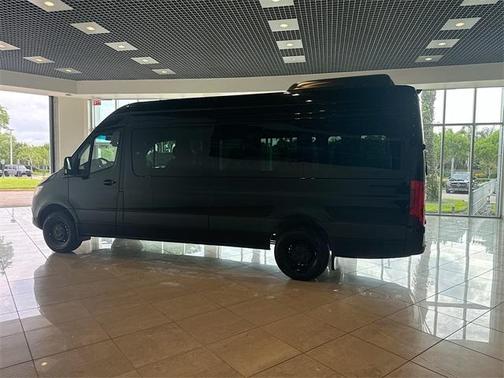 2025 Mercedes-Benz Sprinter 2500 Passenger 170 WB