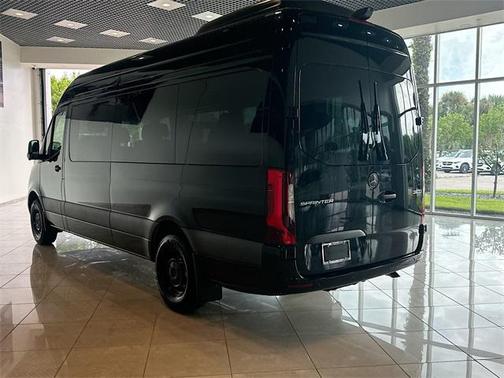 2025 Mercedes-Benz Sprinter 2500 Passenger 170 WB