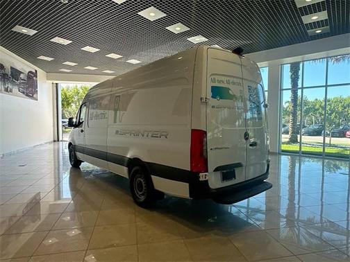 2024 Mercedes-Benz eSprinter 2500 Cargo 170 WB