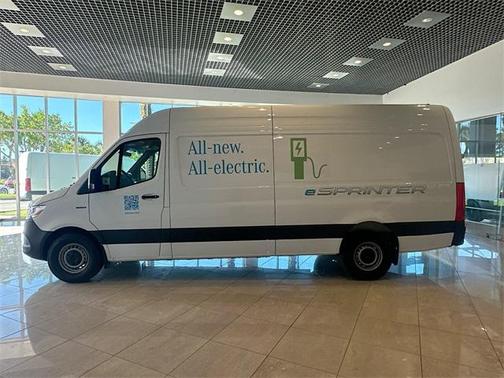 2024 Mercedes-Benz eSprinter 2500 Cargo 170 WB