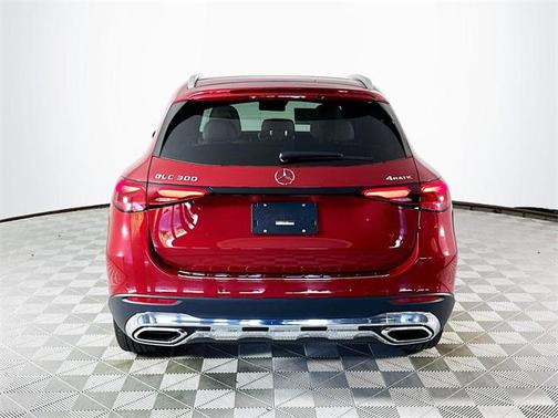 2026 Mercedes-Benz GLC 300 4MATIC