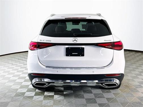 2026 Mercedes-Benz GLC 300 4MATIC