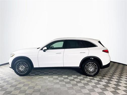 2025 Mercedes-Benz GLC 300 Base