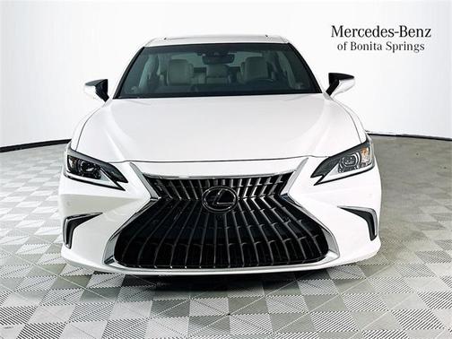 2024 Lexus ES 300h Luxury