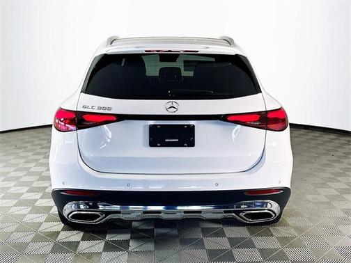 2026 Mercedes-Benz GLC 300 Base