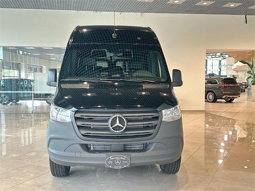 2025 Mercedes-Benz Sprinter 2500 Passenger 144 WB