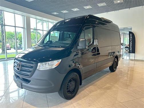 2025 Mercedes-Benz Sprinter 2500 Passenger 144 WB