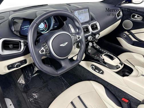 2022 Aston Martin Vantage