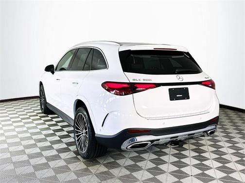 2026 Mercedes-Benz GLC 300 4MATIC