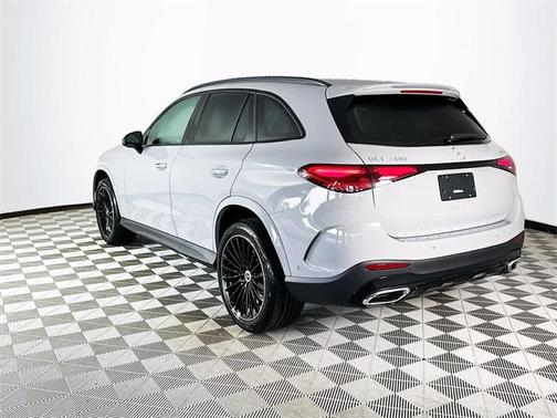 2026 Mercedes-Benz GLC 300 4MATIC