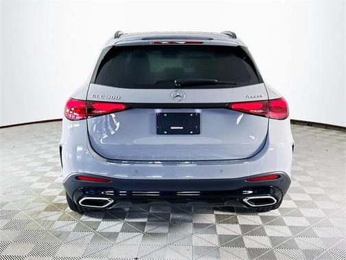 2026 Mercedes-Benz GLC 300 4MATIC