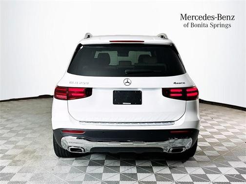 2025 Mercedes-Benz GLB 250 4MATIC