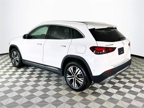2025 Mercedes-Benz GLA 250 4MATIC