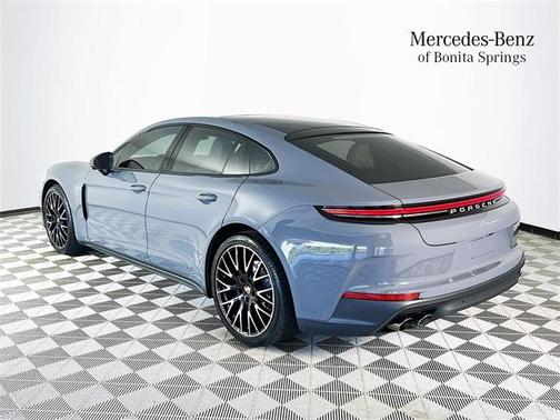 2025 Porsche Panamera 4