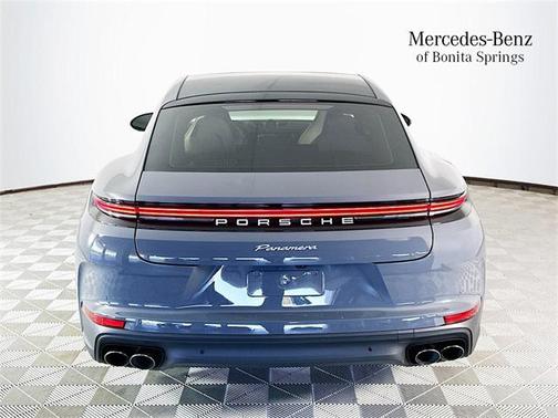 2025 Porsche Panamera 4