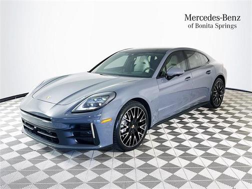 2025 Porsche Panamera 4