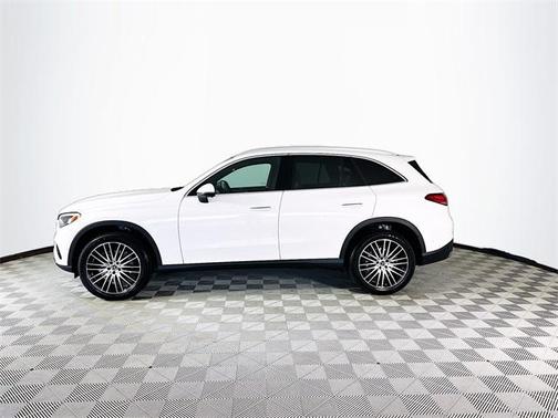 2026 Mercedes-Benz GLC 300 4MATIC