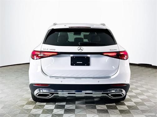 2026 Mercedes-Benz GLC 300 4MATIC