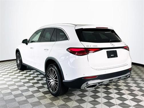 2026 Mercedes-Benz GLC 300 4MATIC