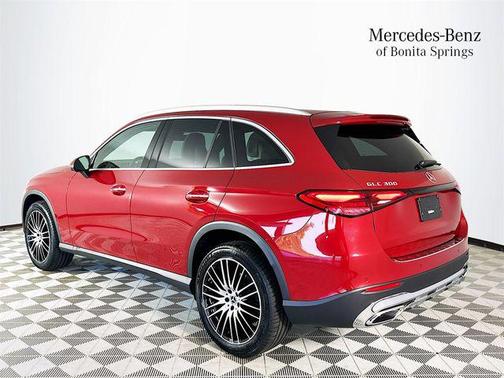 MANUFAKTUR Patagonia Red Metallic 2026 Mercedes-Benz GLC 300 Base