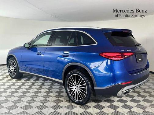 Starling Blue Metallic 2026 Mercedes-Benz GLC 300 4MATIC